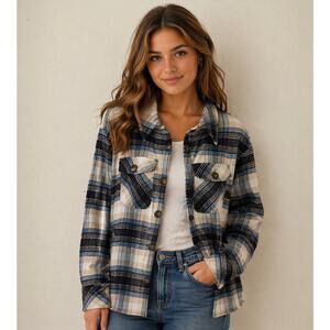 Kensie Blue Plaid oversized Flannel Shacket size Medium Jacket Warm and Cozy